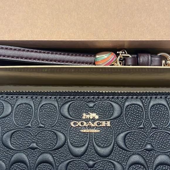 Coach long zip around wallet NIB - Picture 4 of 9